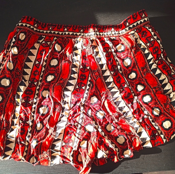 Orange short with patterna - Picture 1 of 2